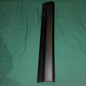 Pt00989598 Rivian Oem 2025 R1t Front Left Lower Molding Cladding Trim