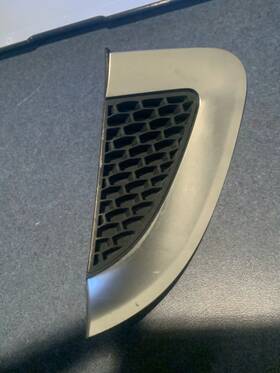 12779339 Saab 10-11 Oem 9-5 Lower Fender Vent Trim Grill Gill Silver Rh Right