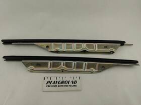 137.sa1r07 Saab 9-3 Convertible Pair Of Left And Right Rear Quarter Glass Molding Trim 03-11