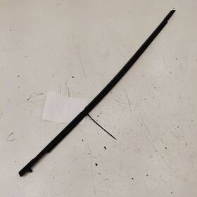 829.su1p23 Subaru Crosstrek Door Glass Window Weather Strip Trim Rear Right Passenger 2023