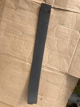 1035203-00-f Tesla 1035203-00-e Model X Rear Left Door Moulding Trim 2016-2020 Broken Tabs