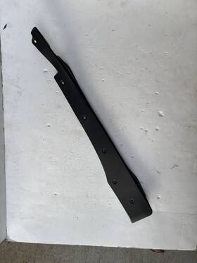 1042411-00-c Tesla 1042411-00-d 2016-2018 Model X Front Right Door Strip Oem A1