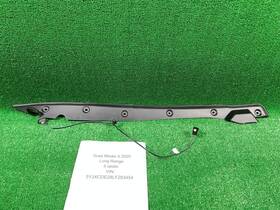 1056300-00-d Tesla 2016-2020 Model X Rear Right Liftgate Trim Cover Sensor