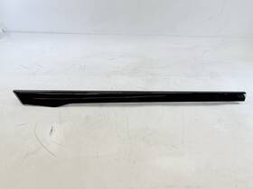 1036081-22-b Tesla 1058415-00-r 2016-2020 Model X Door Trim Right Rear Oem