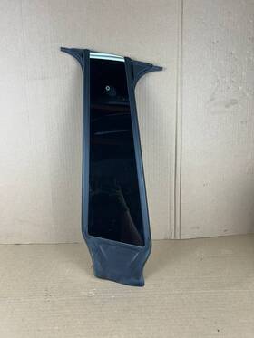 1516258-00-d Tesla 20-24 Model Y Right Exterior B-pillar Applique Trim With Camera Rh