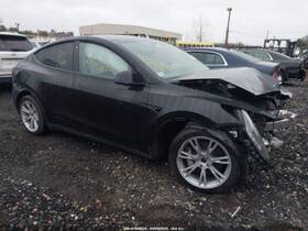 198.ts1l23 Tesla Y 2023 Center Pillar 636075