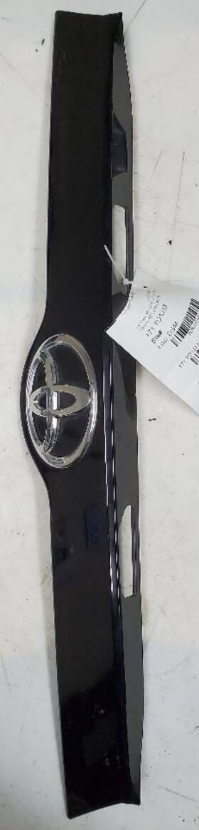 171.to1j13 Toyota Camry 2013 Lid/gate Moulding 11242