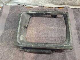 53132-89111 Toyota Vintage Pickup 4runner Hilux Left Headlight Bezel Housing