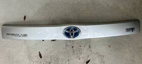 76801-47070 Toyota 76801-47050 2015 Prius Trunk Lid Rear Trim Silver Oem 10 11 12 13 14 15