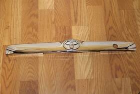 76811-48080 Toyota 2001-2007 Highlander Rear Trunk Liftgate Moulding Trim Garnish Oem Chrome