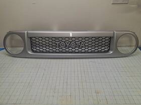 8251 Toyota 2007-2014 Fj Cruiser Oem Front Grille