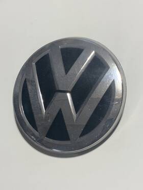 5ta853601 Volkswagen 2016 Vw Passat Radiator Grille Bowtie Emblem Oem