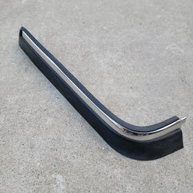 1312898 Volvo 240 Ipd Passenger Front Bumper Corner Trim Stick Used 244 245 1986-1993