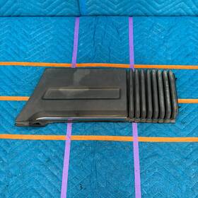 1341340 Volvo 1987 1991 780 Bertone Front Left Driver Bumper Side Cover Oem