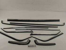 199.vo1q89 Volvo 240 Sedan Set Of Body Moulding Trims Black And Chrome Fits 1986-1993 86 87