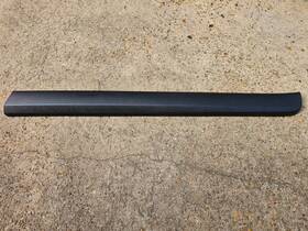 Volvo 31294884 2010-2016 Xc60 Passenger Front Exterior Lower Trim Door Molding