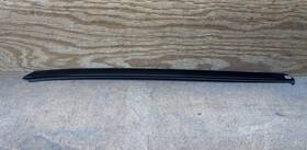 31297723 Volvo 2010 - 2017 Xc60 Front Windshield Moulding Right Side Black Oem My