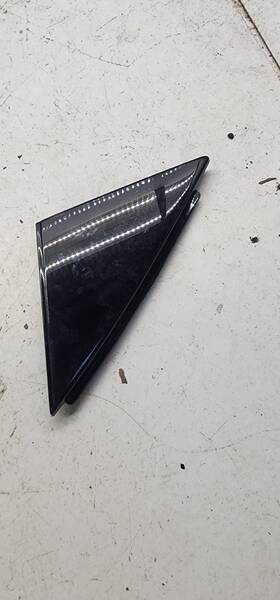 32216224 Volvo 2019 - 2025 Xc40 Front Right Passenger Side Door Corner Molding Cover Oem 32216224 Volvo 2019 - 2025 Xc40 Front Right Passenger Side Door Corner Molding Cover Oem