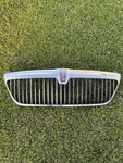 1998 2002 Lincoln Navigator Front Upper Grille Oem. Fixed Price $55.00.